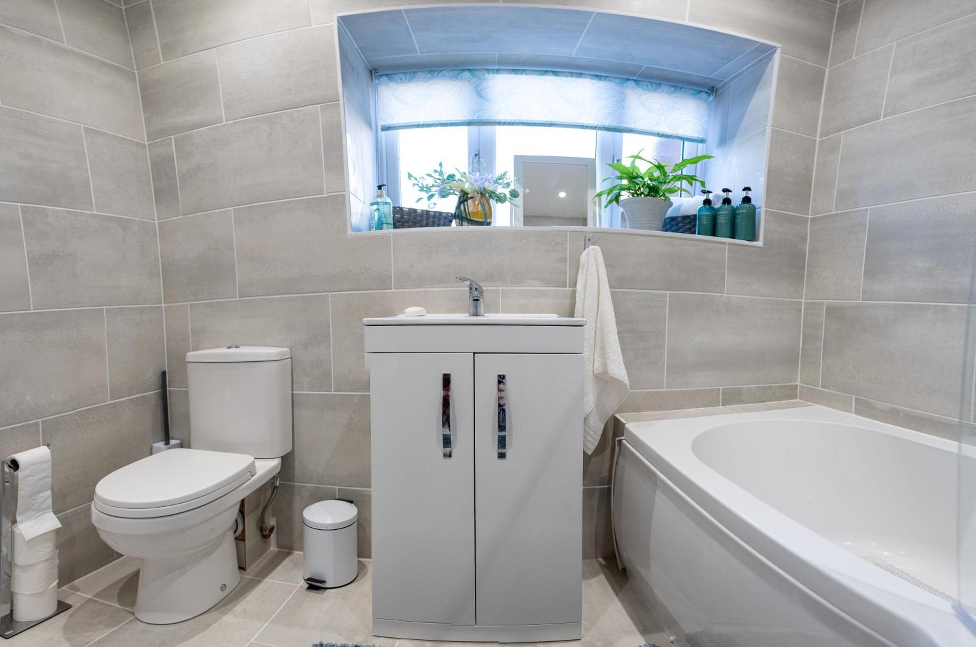 Bright And Spacious 2-bed Sherborne (Dorset)